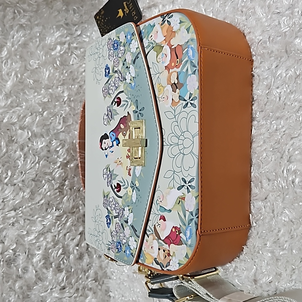 Loungefly Snow White and the Seven Dwarfs Handbag / Crossbody and Cardholder - Picture 13 of 16